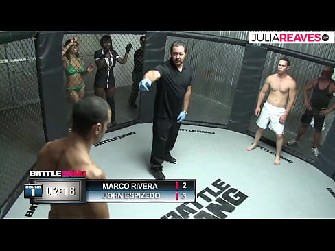 ❤️ Ultimate Fighter ቀለበቱ ውስጥ ከተጣላ በኋላ አንዲት ቁጥር ሴትን ትበዳለች። ❤ ወሲብ ﹏